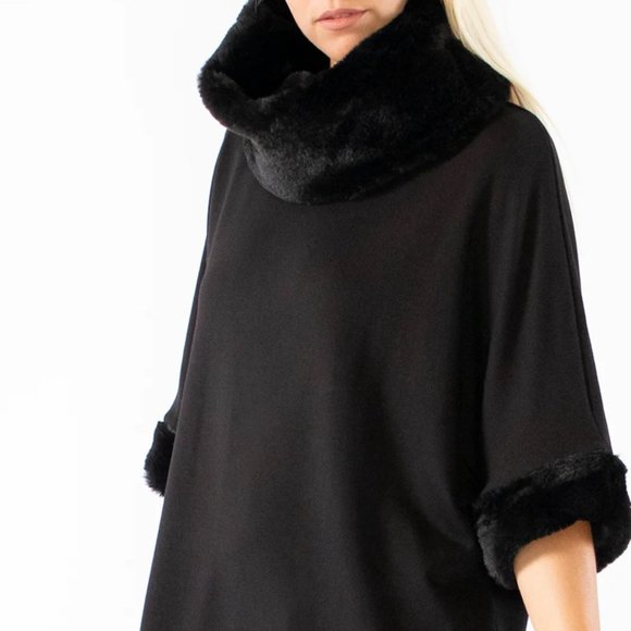 Capote Sweaters - Capote- Faux Fur Trim Fleece Sweater